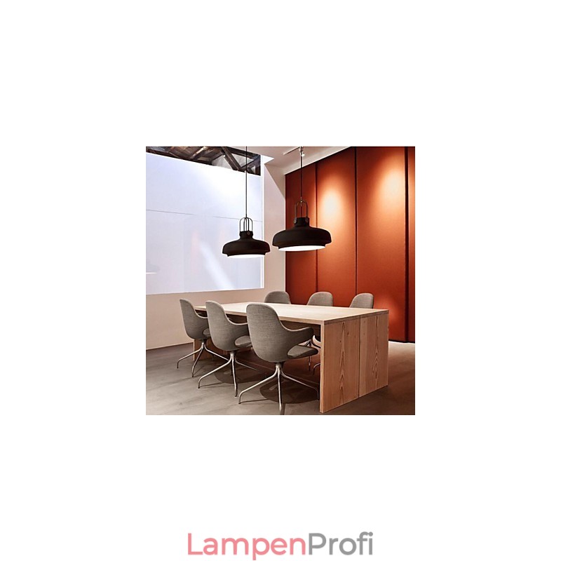 Moderne, zeitgenössische Pendelleuchte aus Metall im Landhausstil