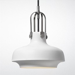 Moderne, zeitgenössische Pendelleuchte aus Metall im Landhausstil
