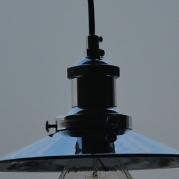 Hängelampe aus verchromtem Metall im Landhausstil