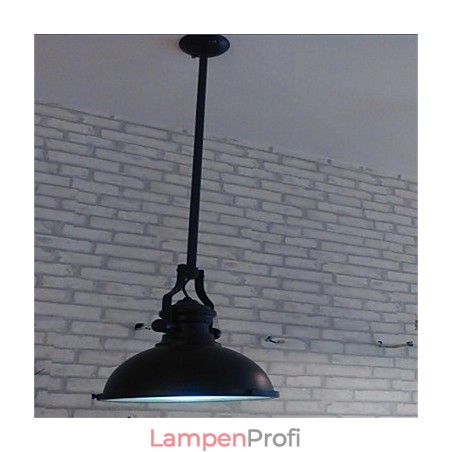 Amerikanischer Landhaus-Kronleuchter aus Eisen. Einzelkopf, schwarzer Industrie-Kronleuchter Amerikanischer Landhaus-Kronleuchter aus Eisen. Einzelkopf, schwarzer Industrie-Kronleuchter