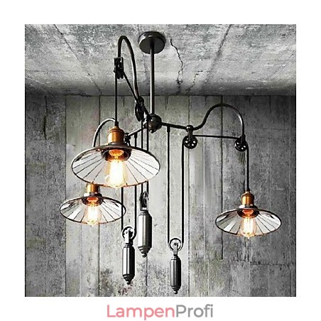 Kronleuchter aus Metall im Mini-Stil im Vintage-Landhausstil Kronleuchter aus Metall im Mini-Stil im Vintage-Landhausstil