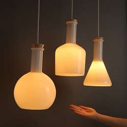 Zeitgenössische und vertraglich kreative magische weiße Glasflasche Linie Droplight