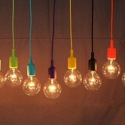 Kreativer Regenbogendrachen-Kronleuchter aus Silikon