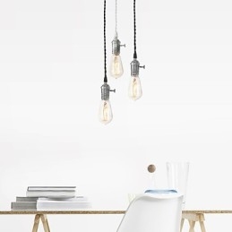 Traditionelle, klassische Pendelleuchte aus Metall im Mini-Stil im Vintage-Stil