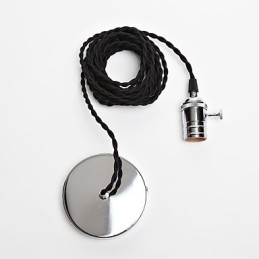 Traditionelle, klassische Pendelleuchte aus Metall im Mini-Stil im Vintage-Stil