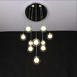 Moderne, schlichte Lampen und Laternen