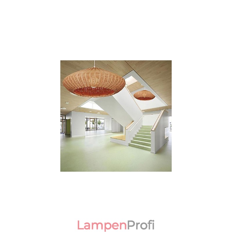 Moderne, zeitgenössische Pendelleuchte aus Metall im Landhausstil