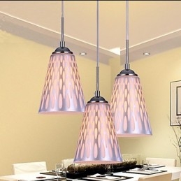 Moderne, schlichte Deckenlampen und Laternen für den Esstisch