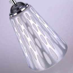 Moderne, schlichte Deckenlampen und Laternen für den Esstisch