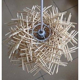 Zeitgenössische und kontraktierte Hängelampe 1 Licht Holz handgeflochten