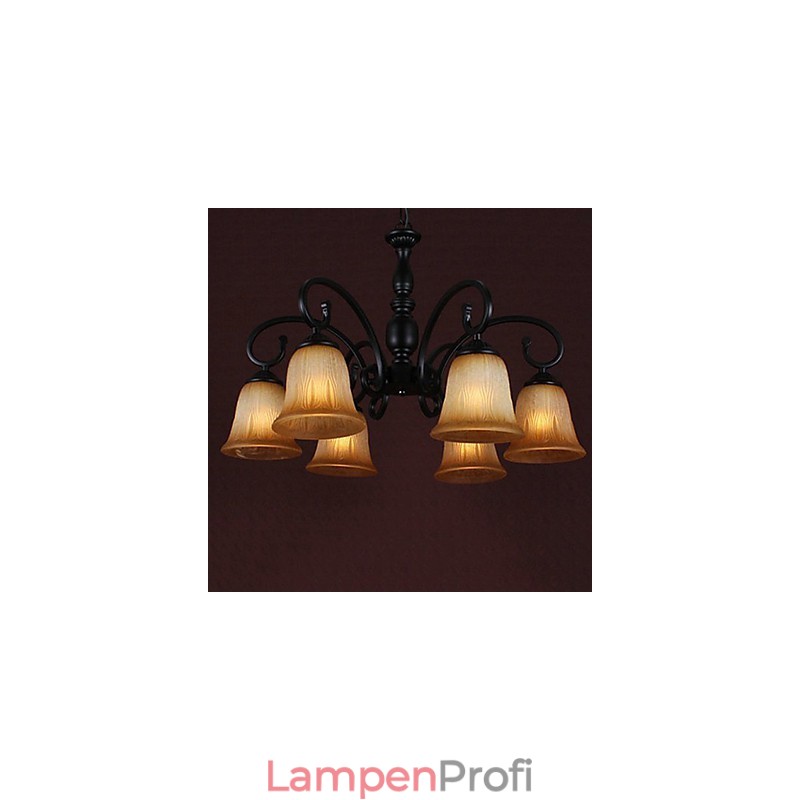 Traditioneller Kronleuchter mit klassischer Malerei