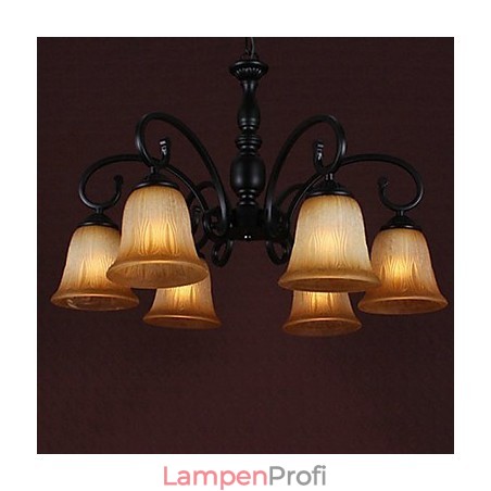 Traditioneller Kronleuchter mit klassischer Malerei