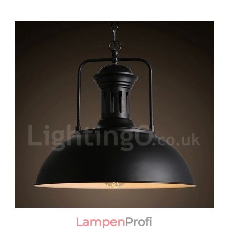 Schwarze Pendelleuchte im Vintage-Stil aus Metall im Landhausstil Schwarze Pendelleuchte im Vintage-Stil aus Metall im Landhausstil