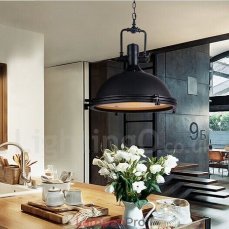 Schwarze Vintage-Pendelleuchte aus Metall