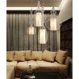 Hängelampe in Vaseform im Landhausstil aus Metall