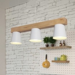 Moderne Pendelleuchte aus Holz mit 3 Lichtern