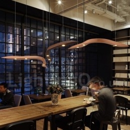 Moderne zeitgenössische Pendelleuchte aus Holz mit 3 Lichtern