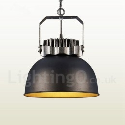Schwarze Pendelleuchte aus Metall im Vintage-Stil im Landhausstil
