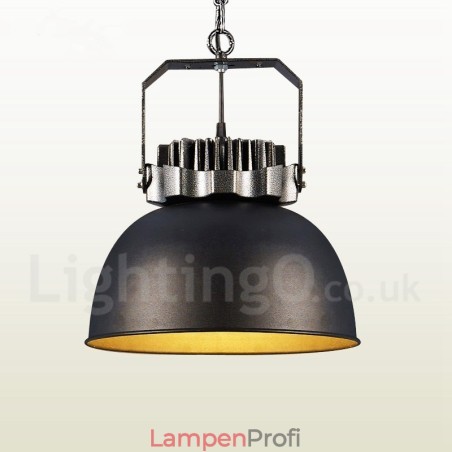 Schwarze Pendelleuchte aus Metall im Vintage-Stil im Landhausstil Schwarze Pendelleuchte aus Metall im Vintage-Stil im Landhausstil