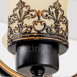 Rustikaler, integrierter Kronleuchter aus Metall mit 12 Lichtern im Lodge-Stil