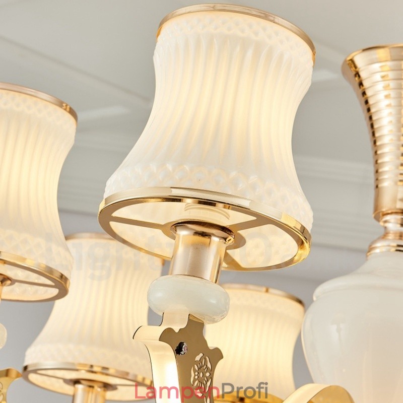 8-flammiger traditioneller klassischer integrierter Kronleuchter aus Metall