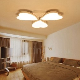 3-flammige, moderne, integrierte Deckenleuchte aus Metall