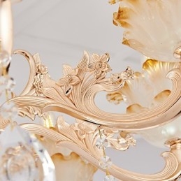 Kronleuchter aus Zinklegierung und Kristall im europäischen Stil