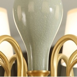 Traditionelles, klassisches Landhaus-Messing-Element für einen Kronleuchter aus Metall im Mini-Stil mit 3 Glühbirnen