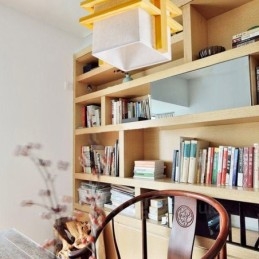 1-flammige Hängeleuchte aus Holz im Retro-Vintage-Stil mit Stoffschirm