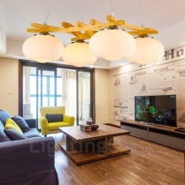 Hängeleuchte „Lodge“ aus rustikalem Holz mit 4 Lichtern und Glasschirm