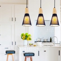 Moderne Pendelleuchte mit 3 Lichtern aus Holz und Stoffschirm