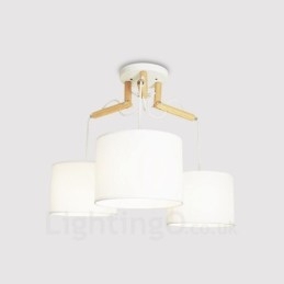 Moderne Pendelleuchte mit 3 Lichtern aus Holz und Stoffschirm