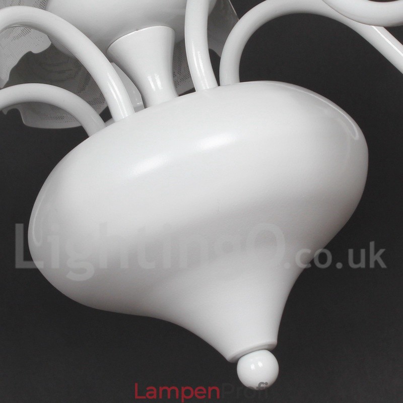 5-flammiger moderner zeitgenössischer hohler weißer Kronleuchter im Kerzenstil