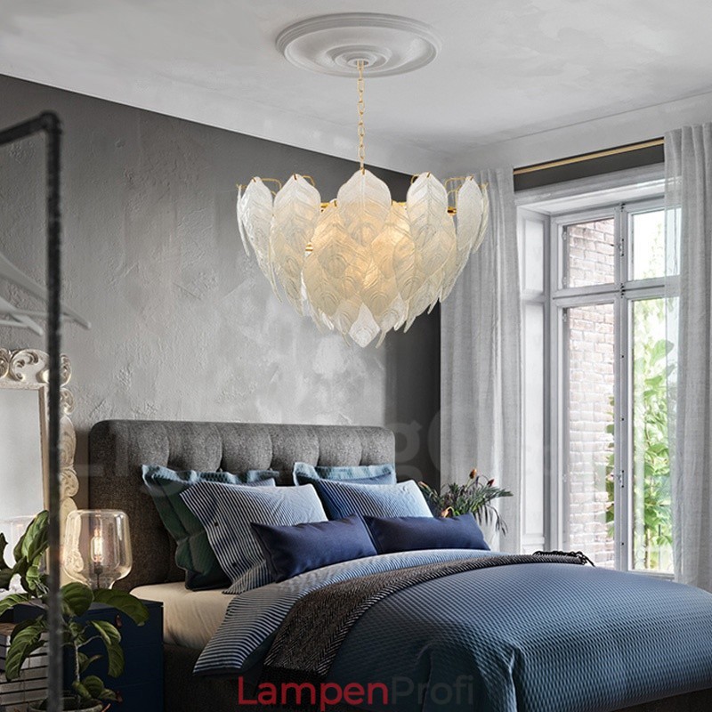 Moderne zeitgenössische 4-flammige Pendelleuchte aus Stahl mit Glasschirm