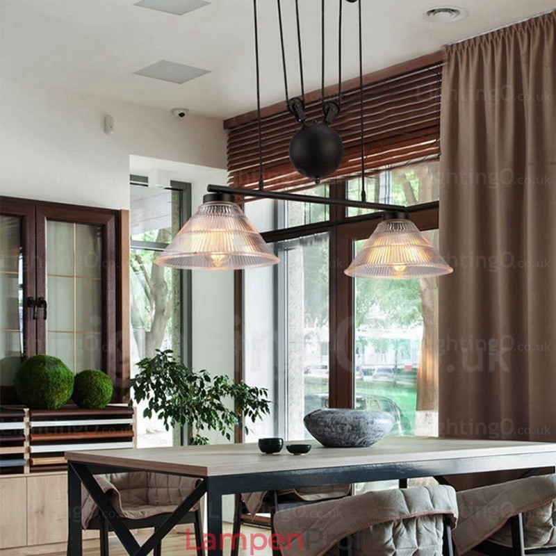 Moderne Pendelleuchte mit 2 Lichtern und Glasschirm