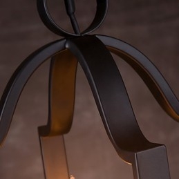 4-flammige Pendelleuchte im Vintage-Stil mit minimalistischer Eisenmalerei