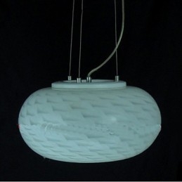 Moderne minimalistische geschnitzte milchig weiße Kronleuchterlampe