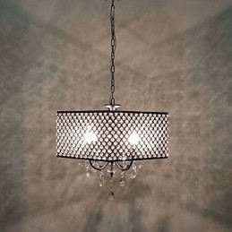 Traditioneller klassischer Kronleuchter aus Metall mit Kristallmalerei