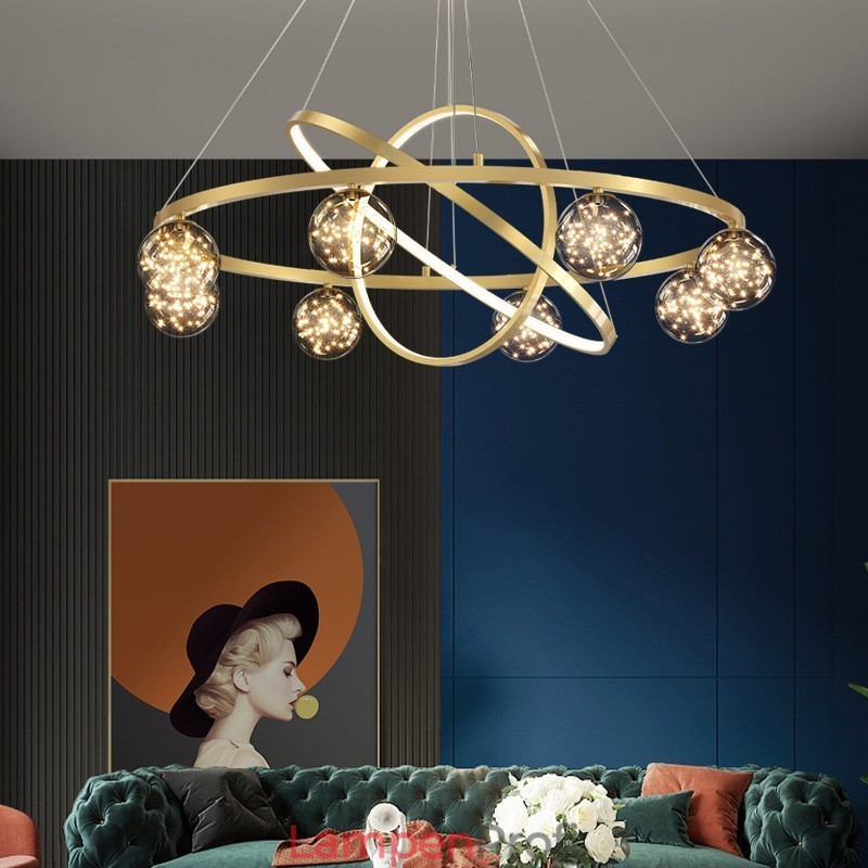 Nordische moderne Pendelleuchte mit goldenem Kreis