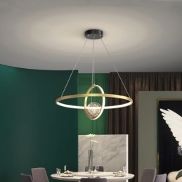 Nordische moderne Pendelleuchte mit goldenem Kreis