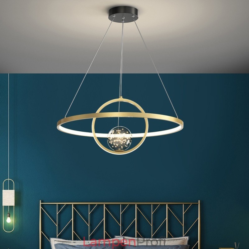 Nordische moderne Pendelleuchte mit goldenem Kreis
