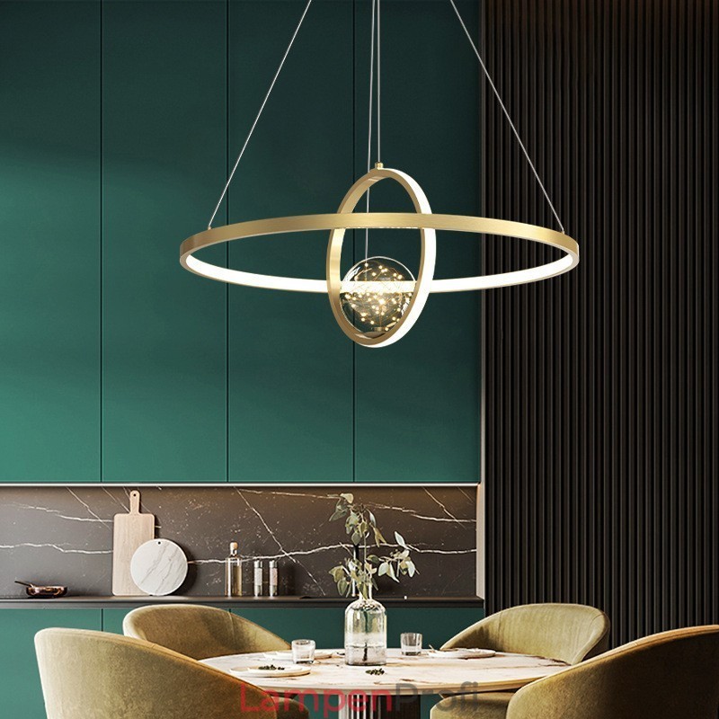 Nordische moderne Pendelleuchte mit goldenem Kreis