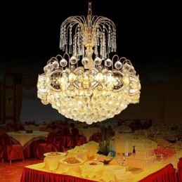 Anmutiger Kristall-Kronleuchter, klassische Pendelleuchte in Goldfarbe