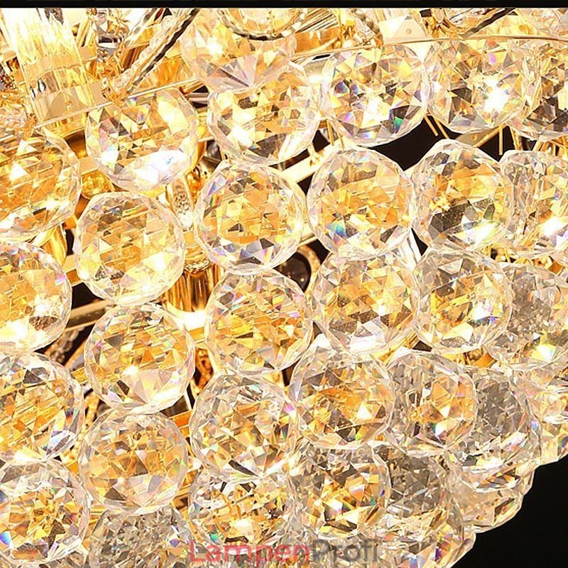 Anmutiger Kristall-Kronleuchter, klassische Pendelleuchte in Goldfarbe