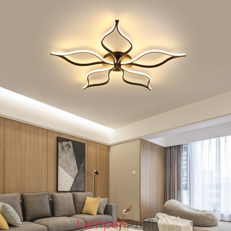 Minimalistische Deckenleuchte mit fünfblättrigem Blumenmotiv