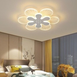 Moderne, bündige Deckenleuchte mit hübscher Blume