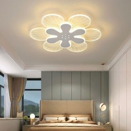 Moderne, bündige Deckenleuchte mit hübscher Blume