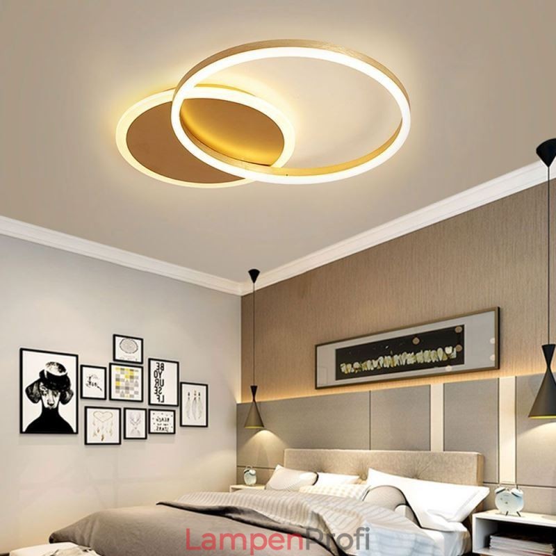 Moderne, runde Deckenleuchte in Gold