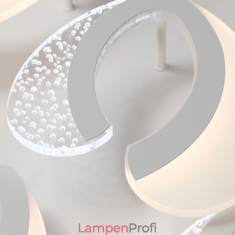 Moderne, schlichte Deckenleuchte in Herzform aus Acryl