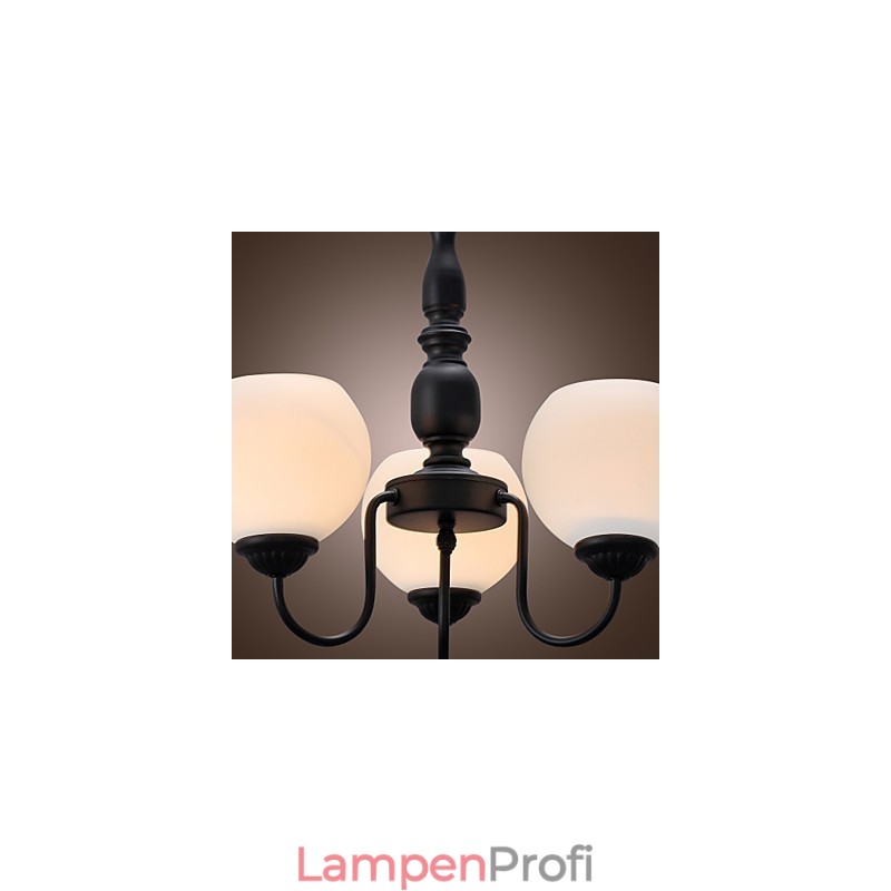 Traditioneller klassischer Kronleuchter aus Bronze im Kerzenstil